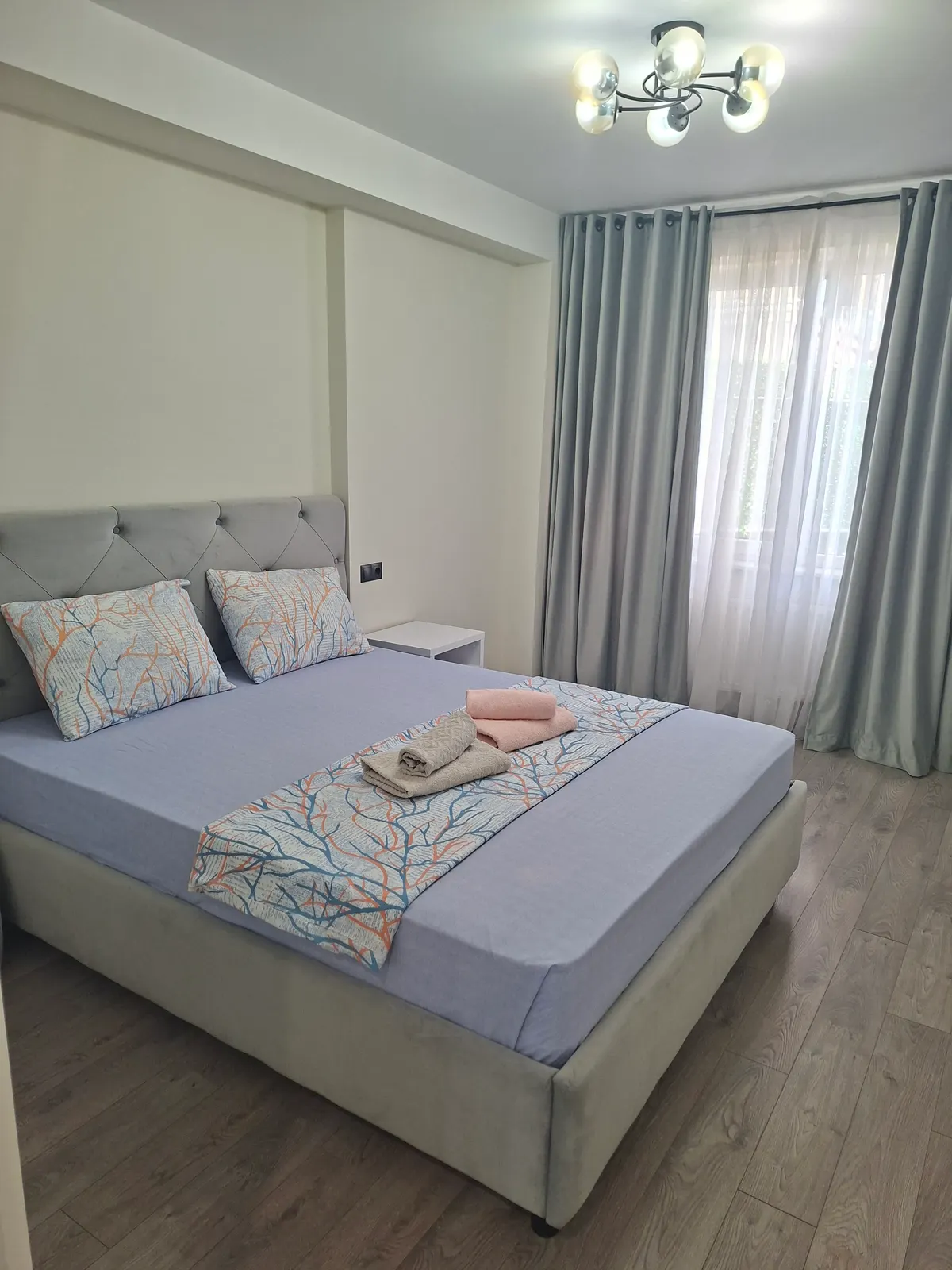 2 camere + terasă — dormitor